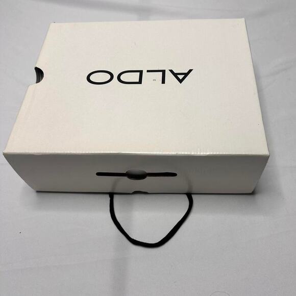 Aldo pointed toe stiletto heel and ankle strap. A pump with a flap in the front - Picture 6 of 7